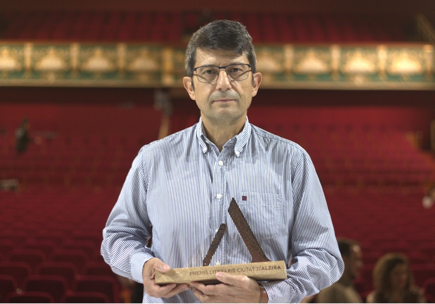 José Nicanor Alonso, coautor de l’obra “Alicia y Benito contra Eva. Un recorrido por los secretos de la criptografía”, guanyadora del XXXI Premi Europeu de Divulgació Científica Estudi General.